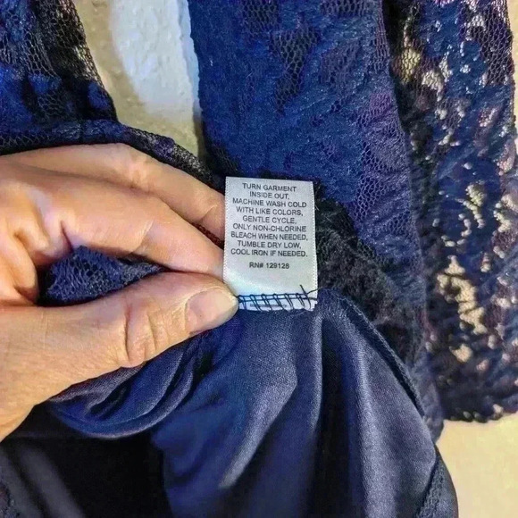 NWT Roberta Navy lace dress with bell sleeves size Medium - Picture 6 of 6